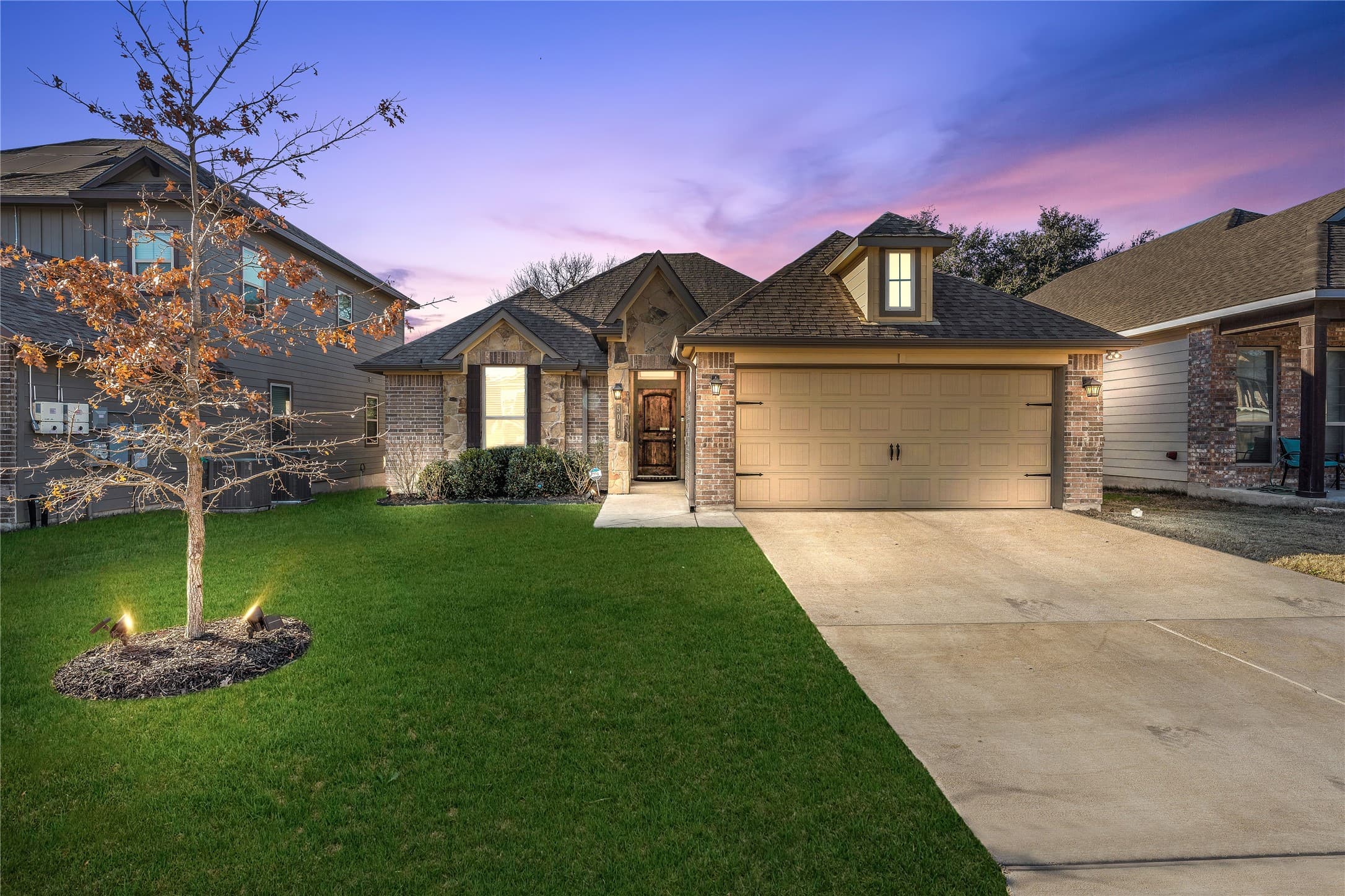 5019 Dickinson Loop