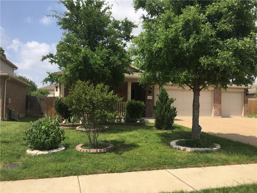 500 Hummingbird Ln