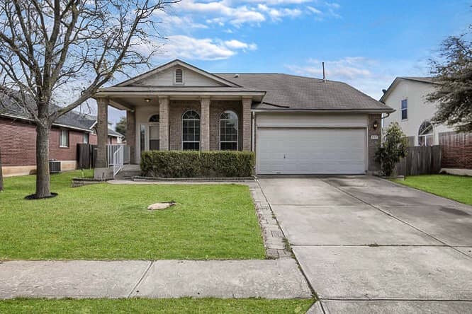 17405 Orwell Ln