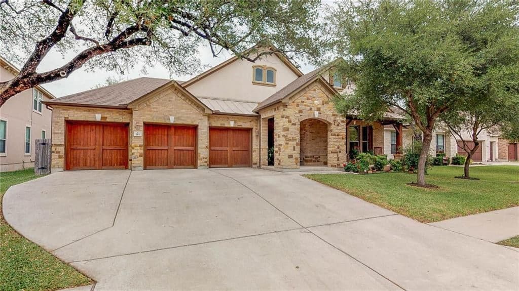 515 Whistlers Walk