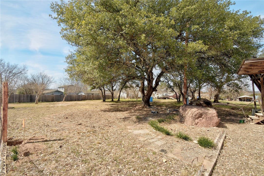 830 Navajo Dr