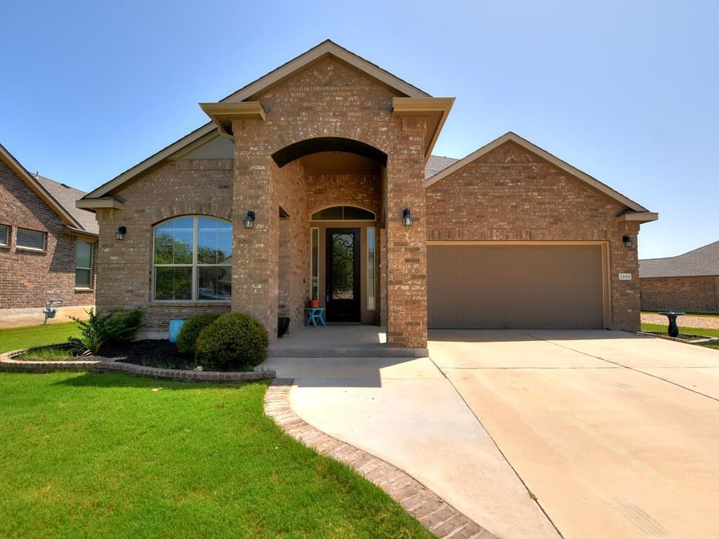 2444 Etta May Ln