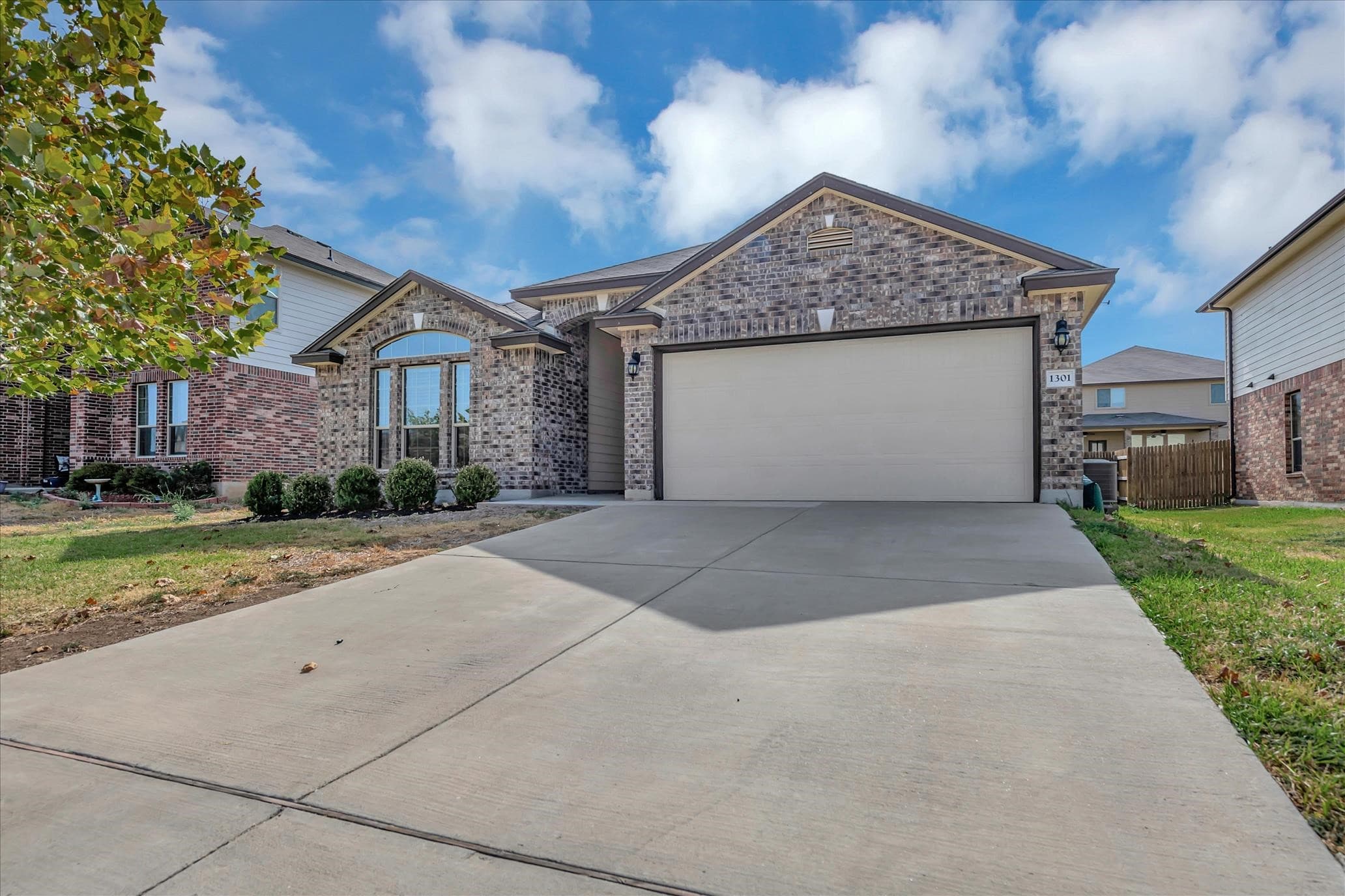 1301 Honey Hill Dr