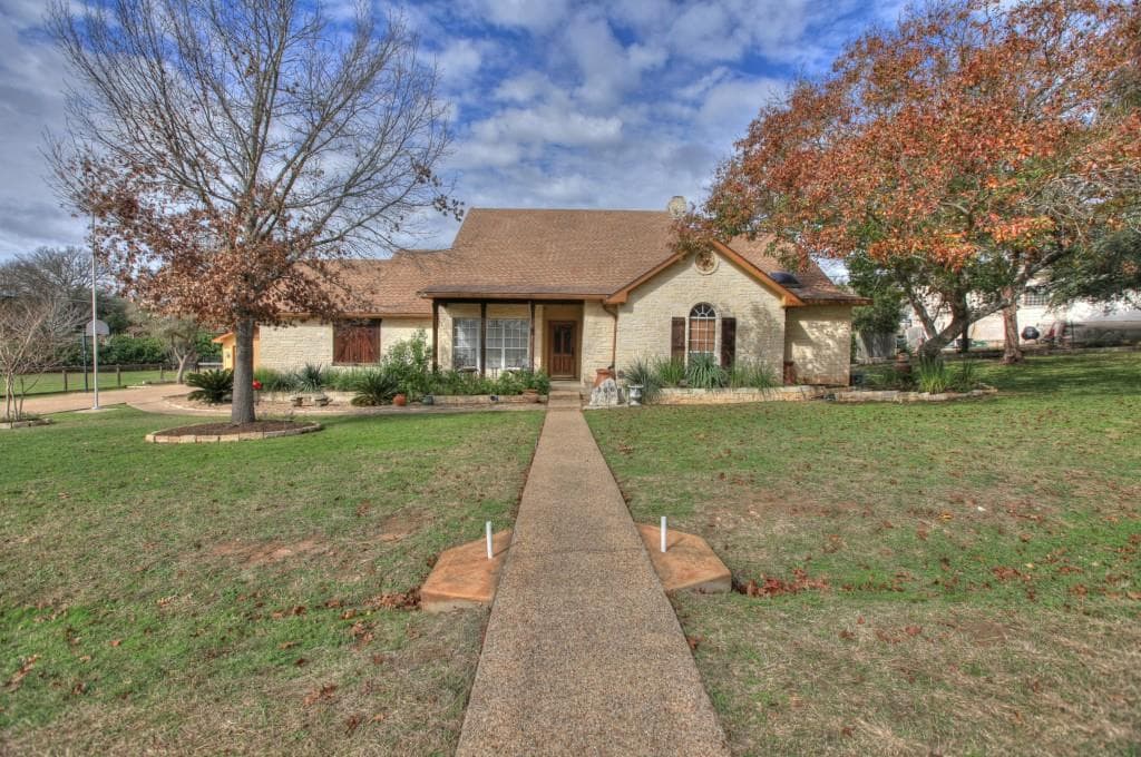 806 Texas Trl