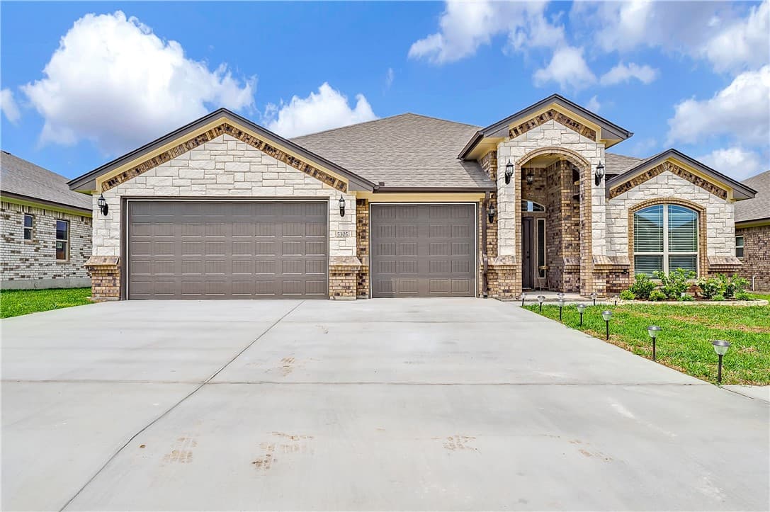 5305 La Piedra Ln