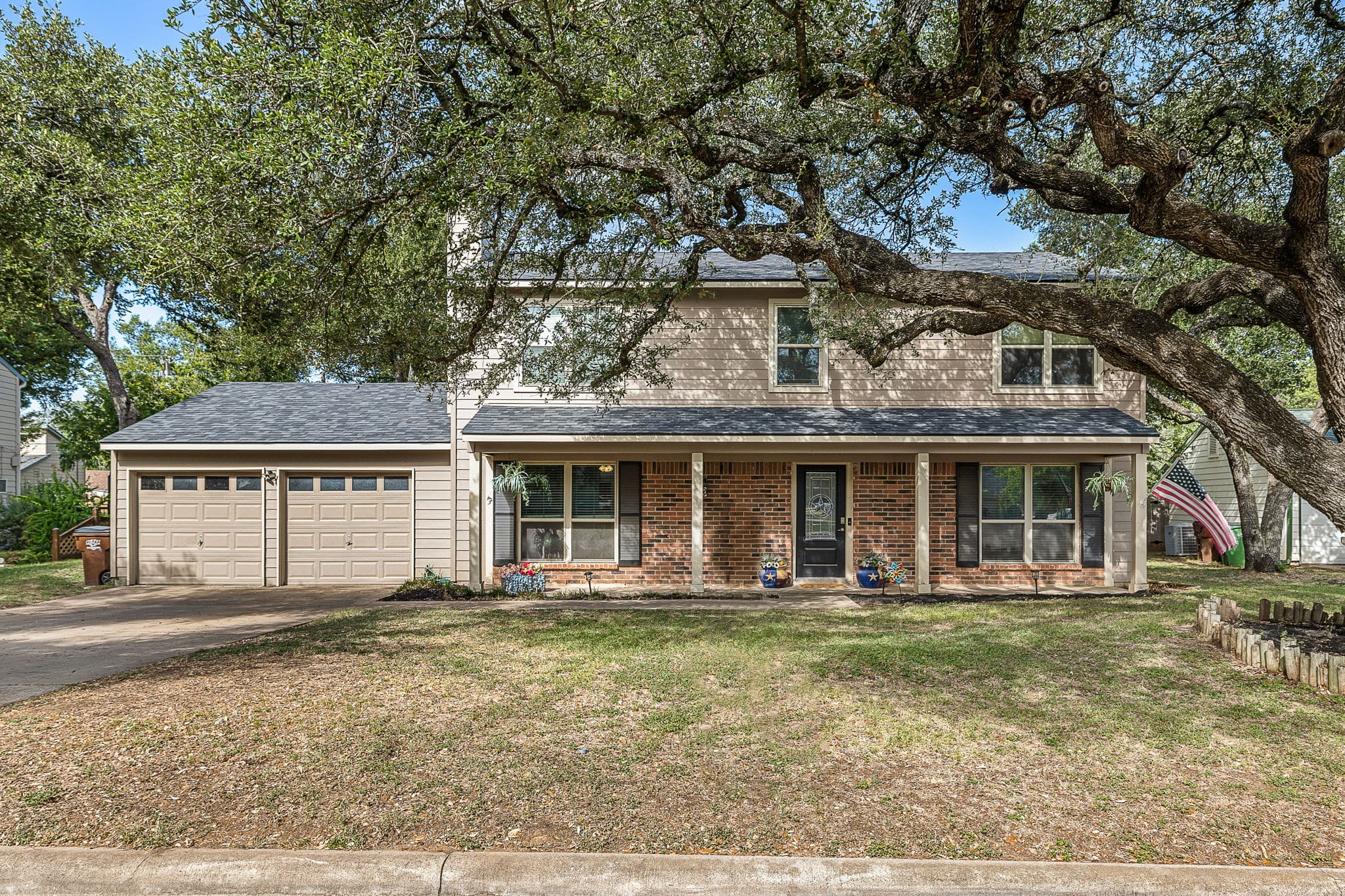 2300 Oakridge Dr