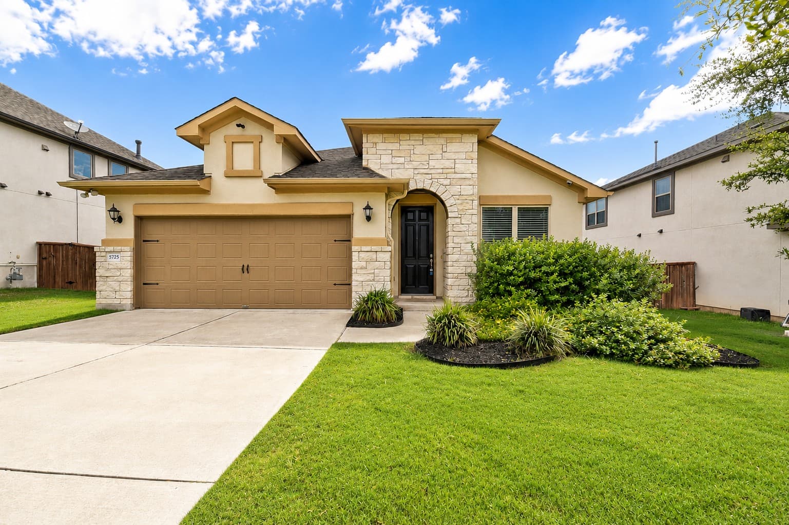 5725 Viejo Dr