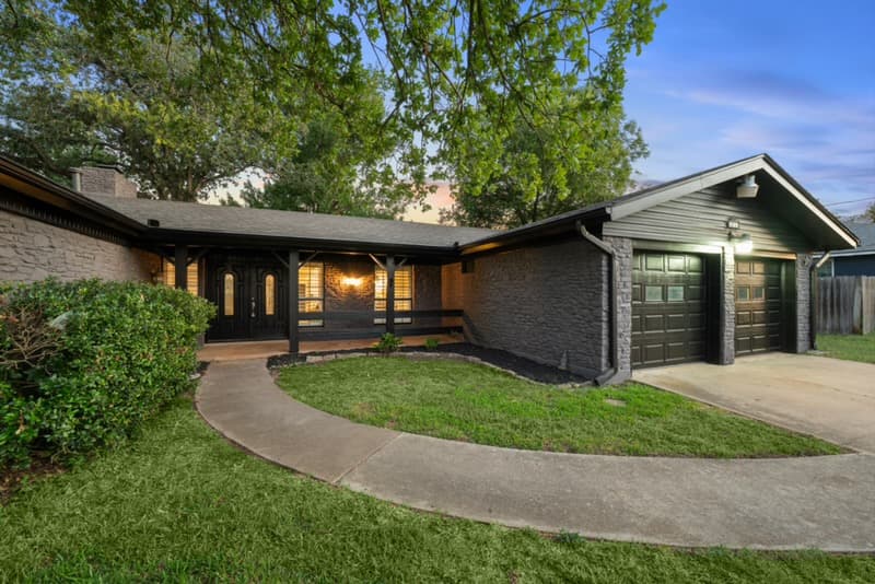605 Meadowbrook Dr