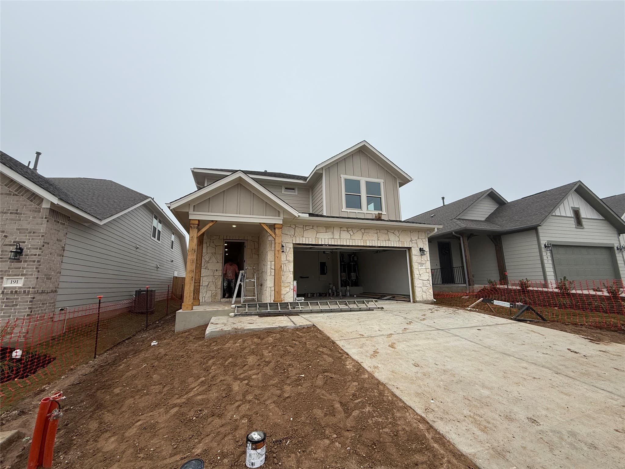 201 Kings Canyon Dr