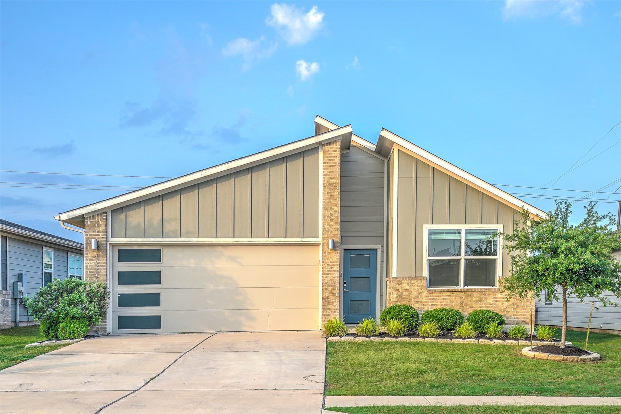 4613 Tully Dr