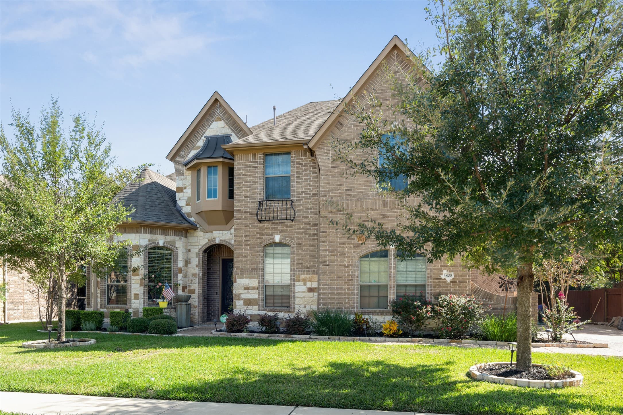 3808 Avery Woods Ln