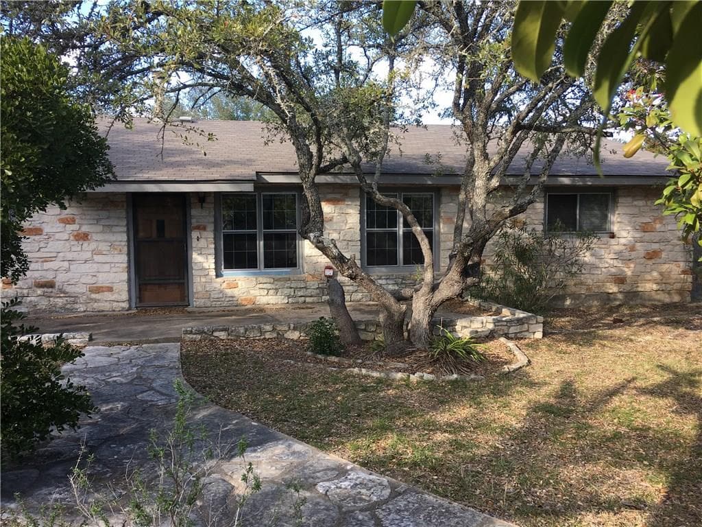 1220 Springlake Dr