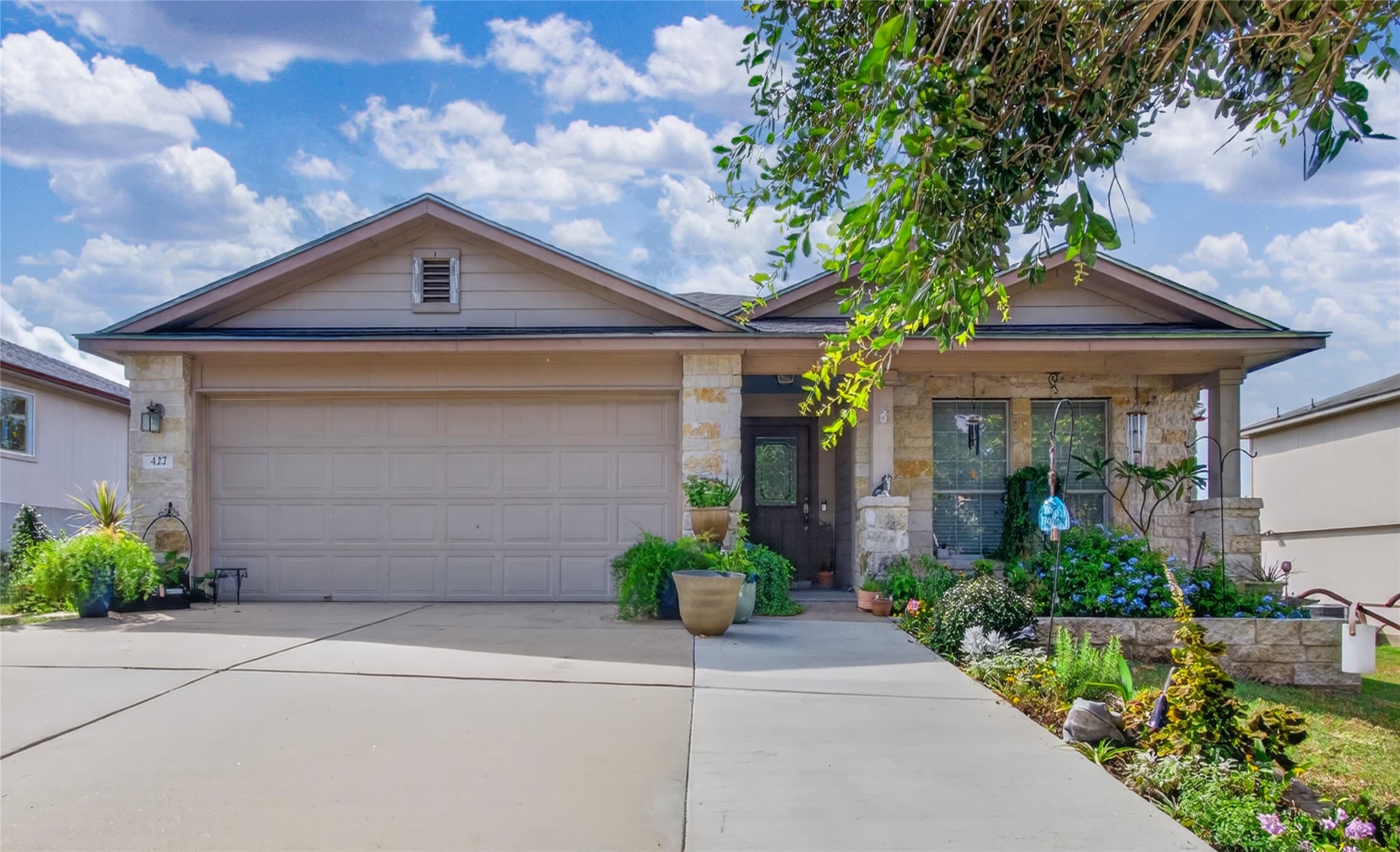 427 Buckingham Dr