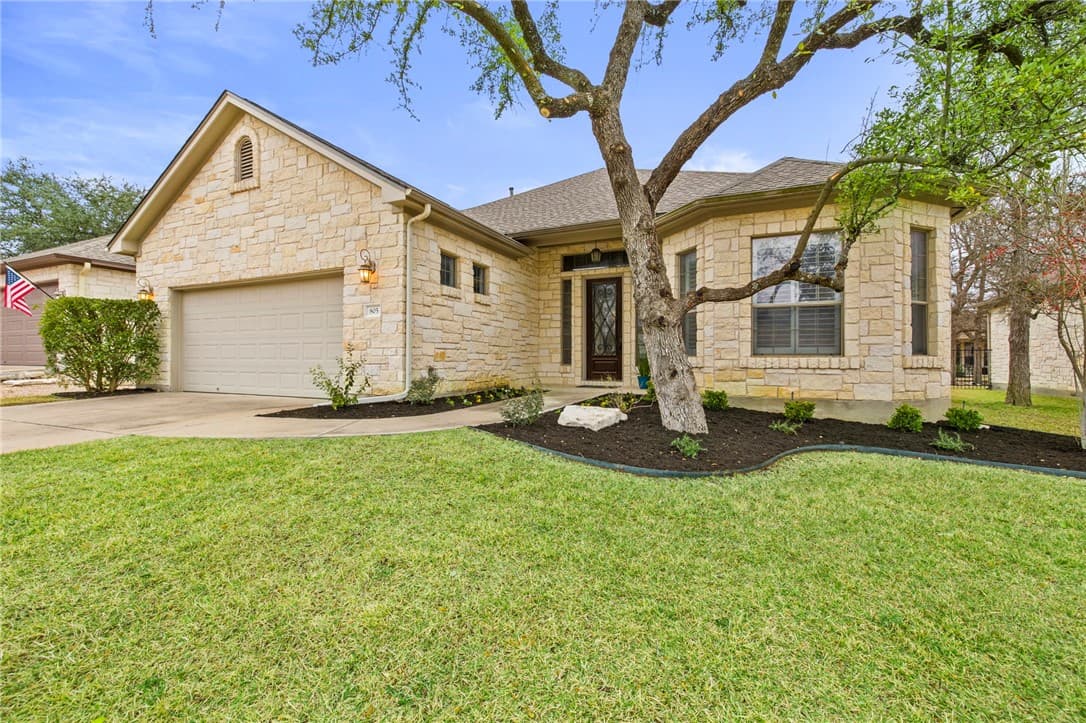 805 Heritage Oaks Bnd