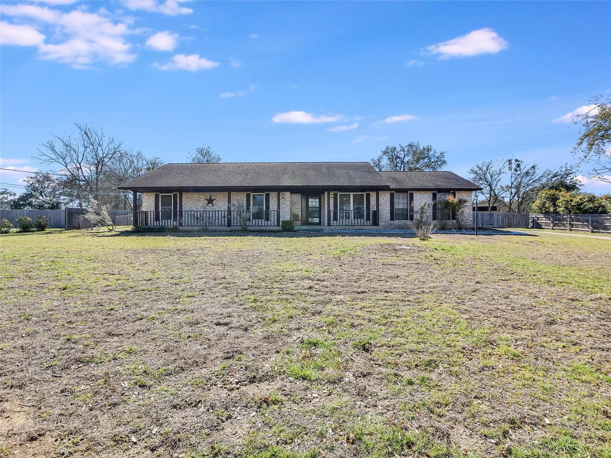 111 Pin Oak Dr