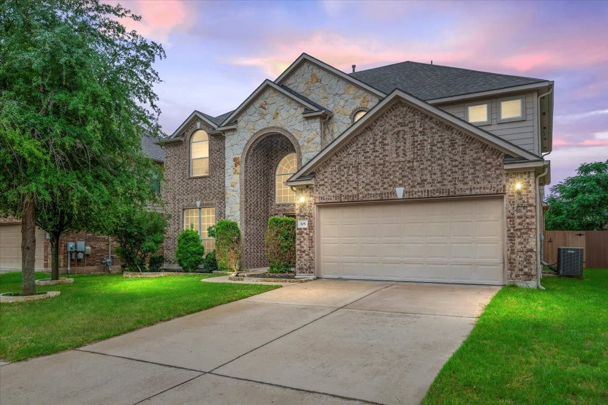 305 Walsh Glen Dr