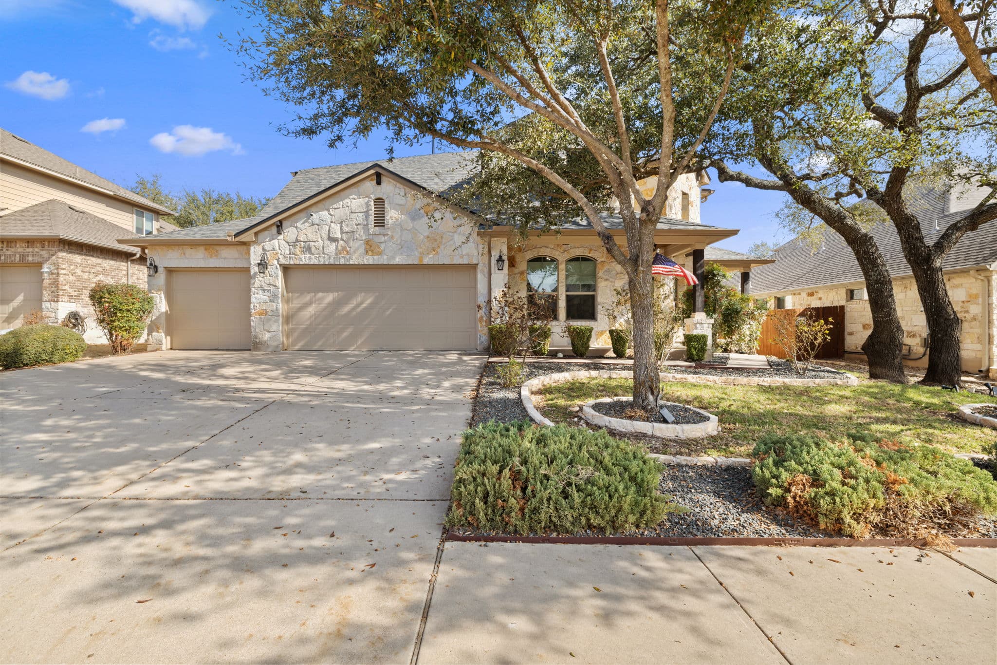 208 Arrezo Ln
