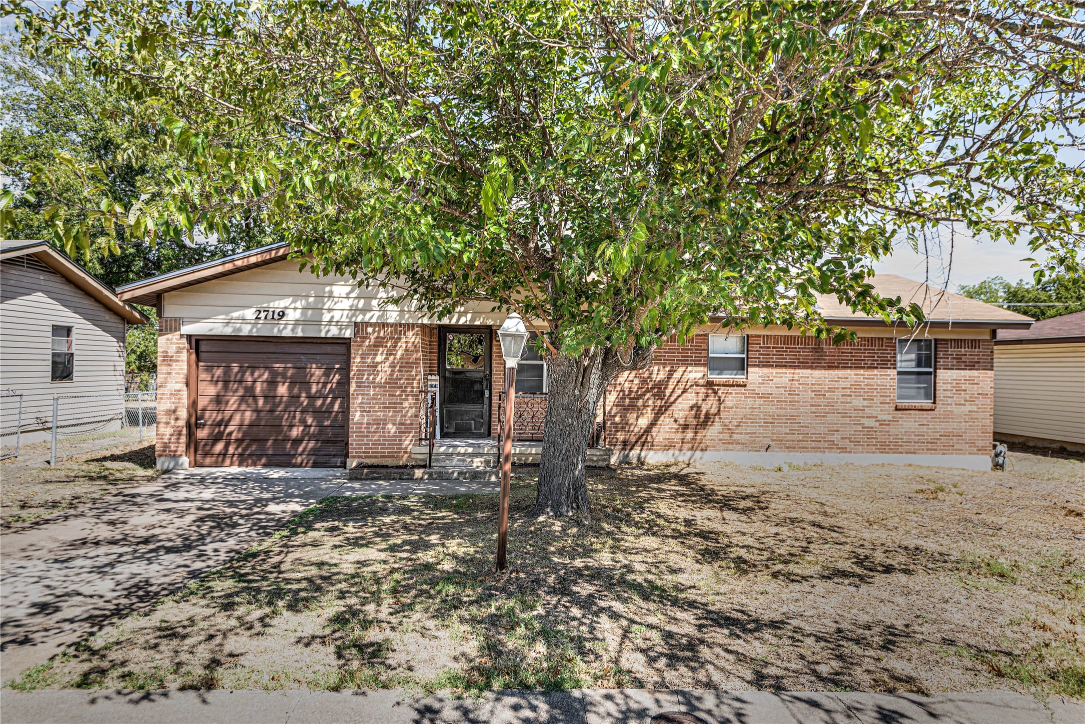2719 Live Oak Dr