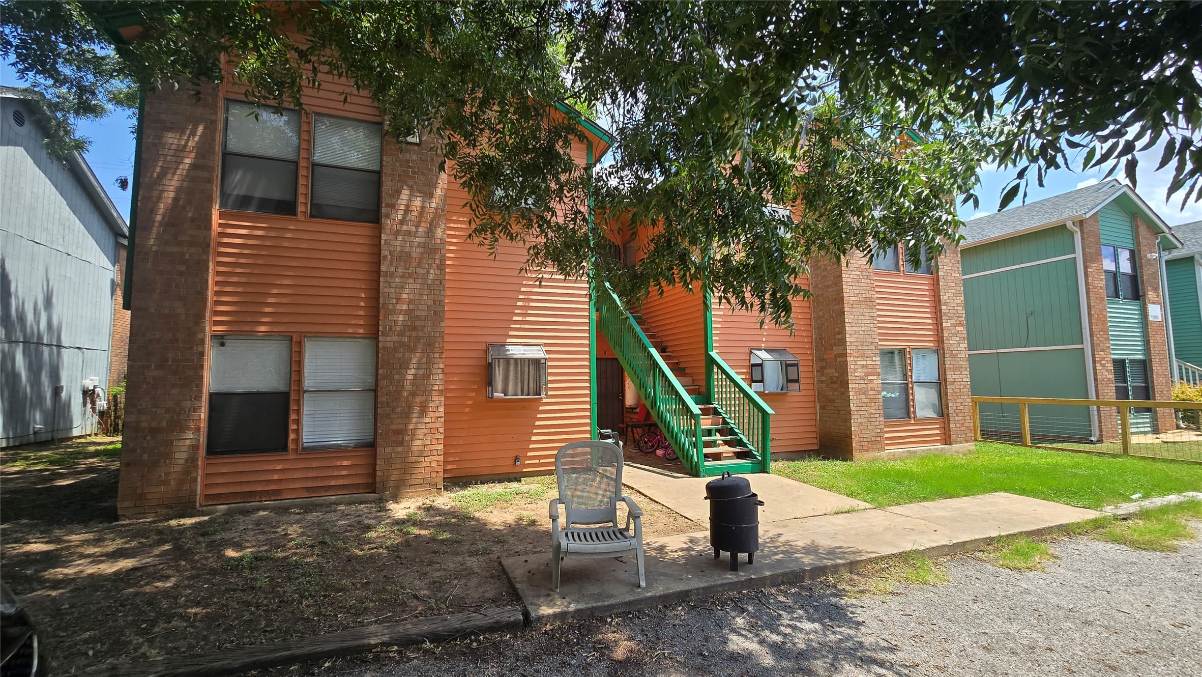 2419 W Slaughter Ln