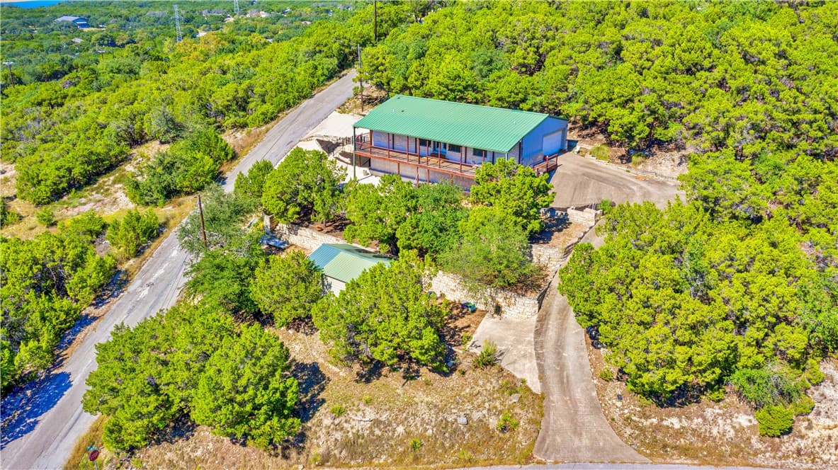 7001 Deepwood Dr