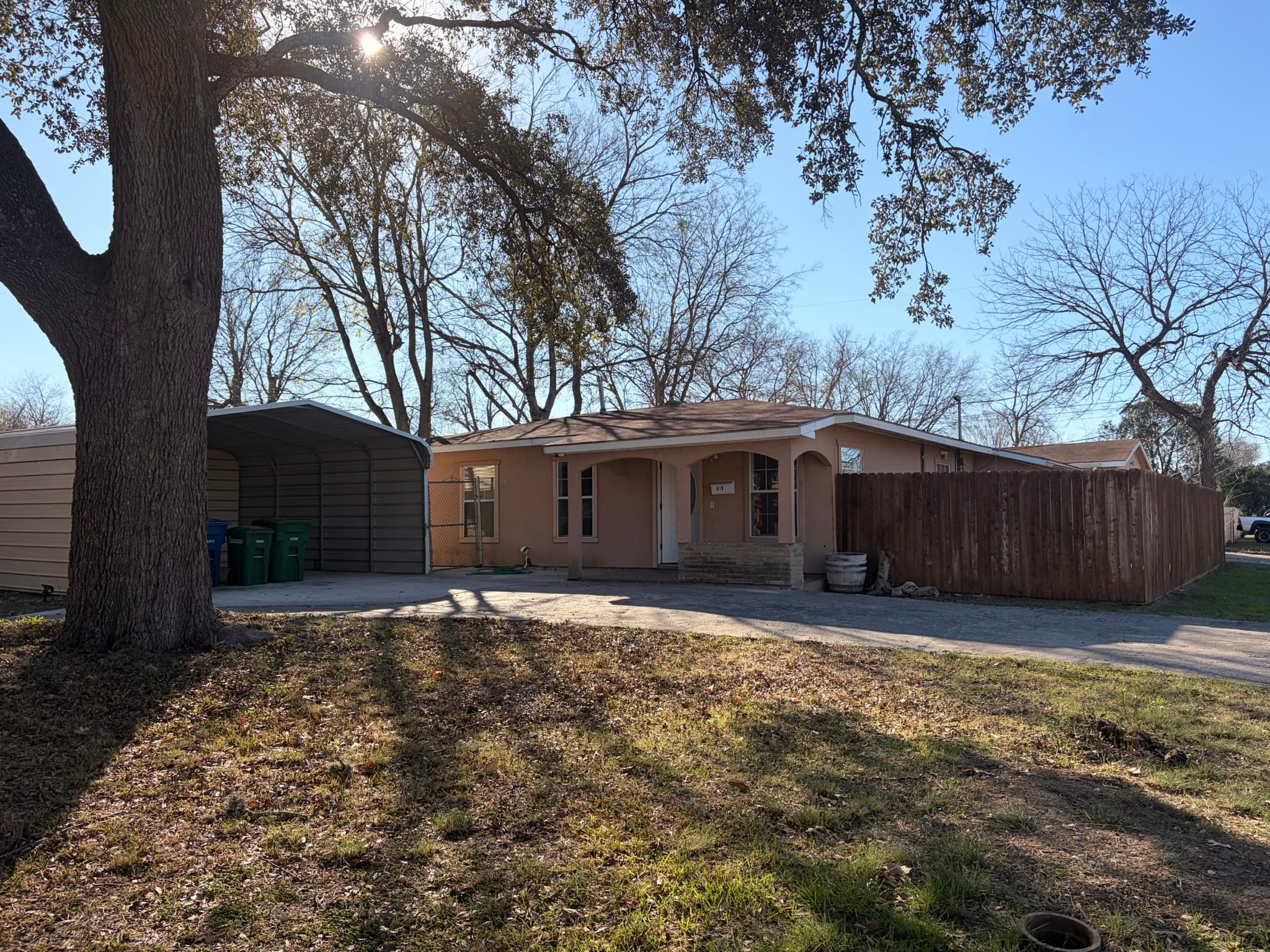819 Rosehill Dr