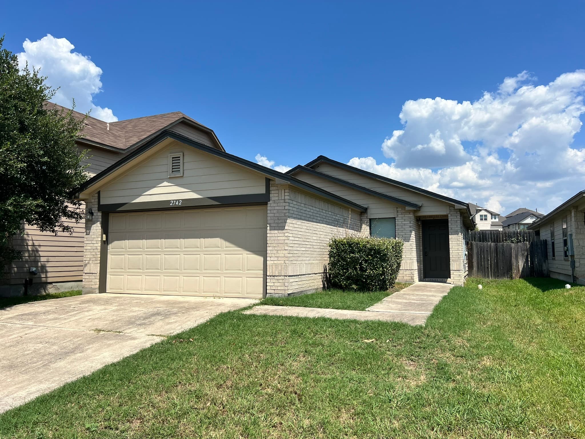 2742 Perkins Pl