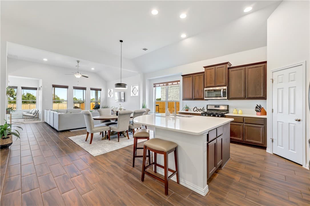 Main property image