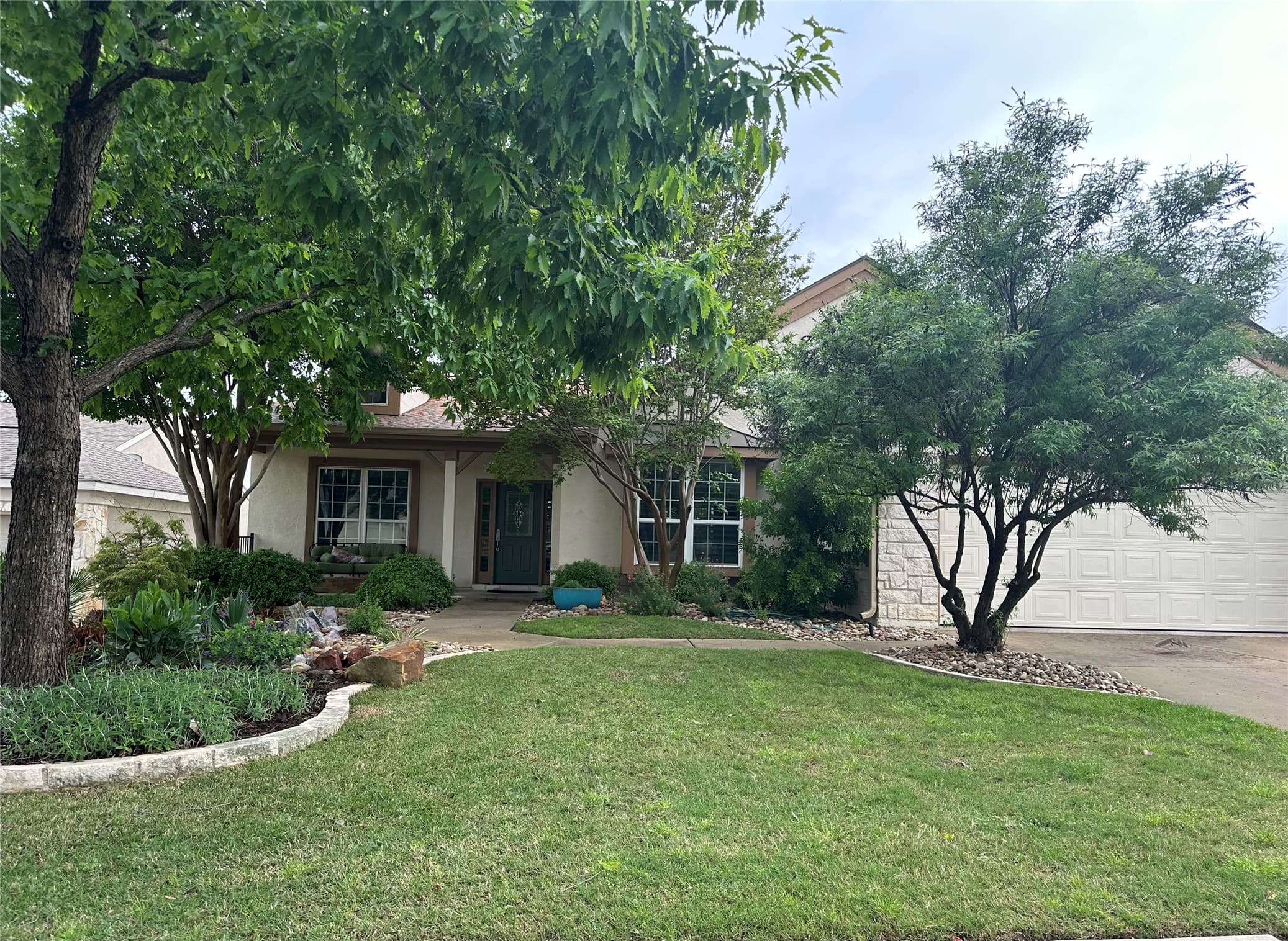 109 Mckinney Falls Ln