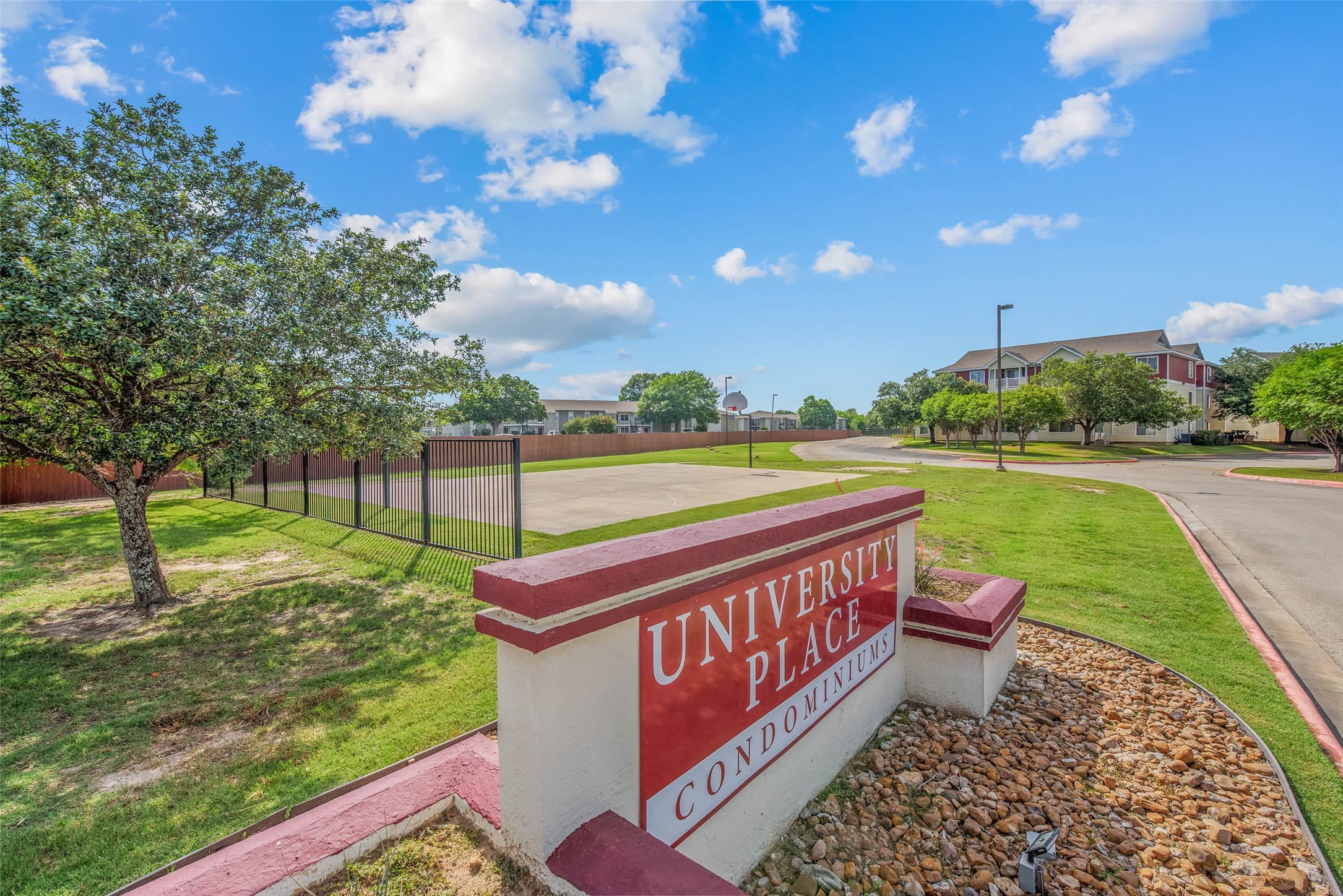 517 Southwest Pkwy Apt 103