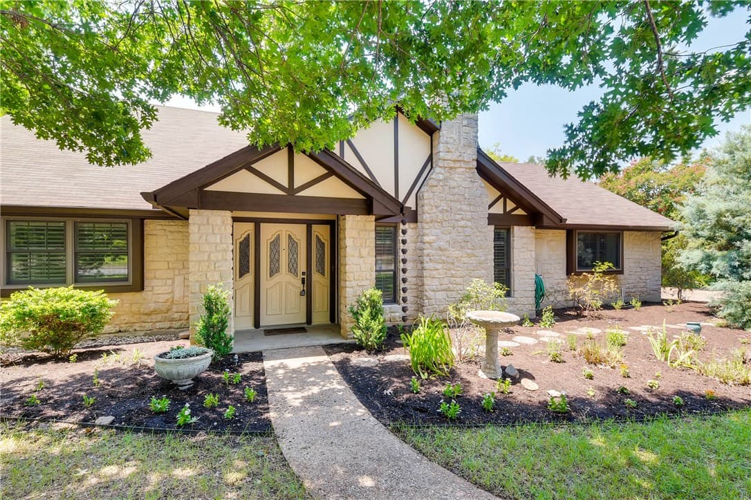 3611 Shady Valley Dr