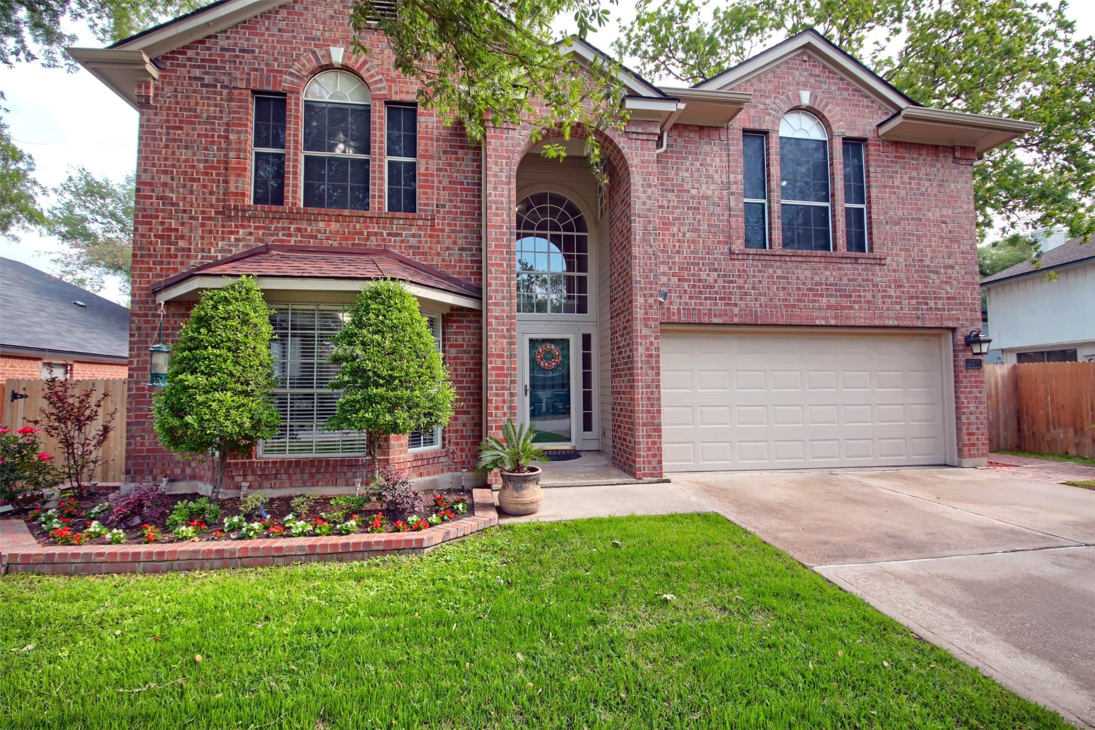 2110 Lobelia Dr