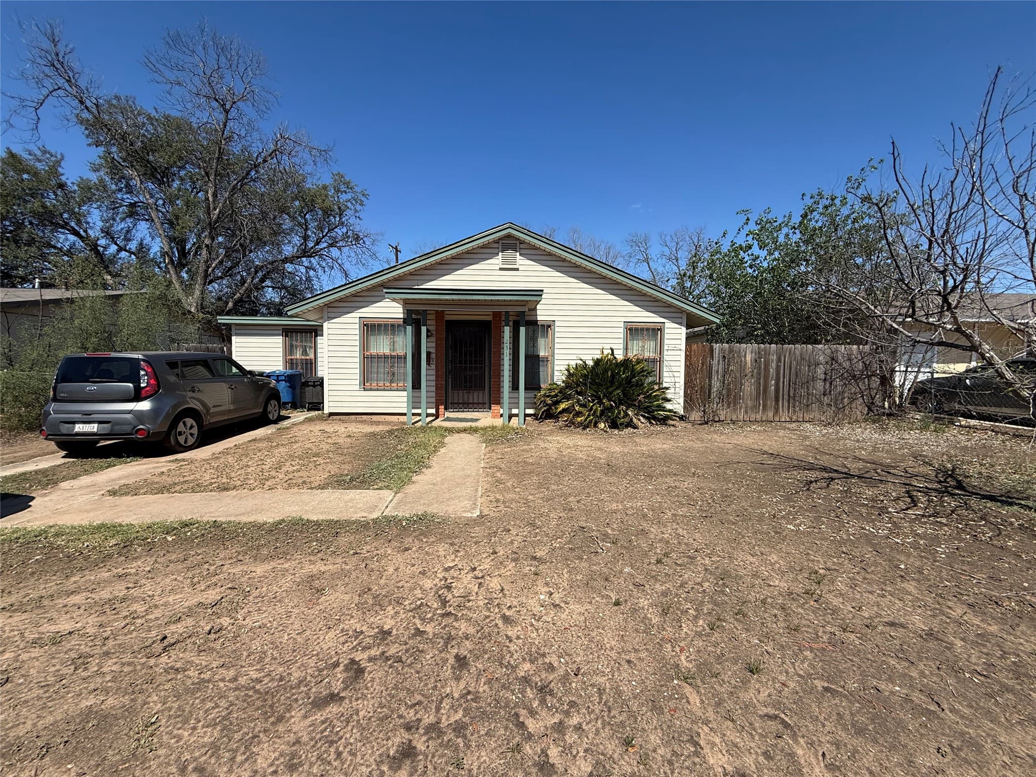 231 Harcourt Ave