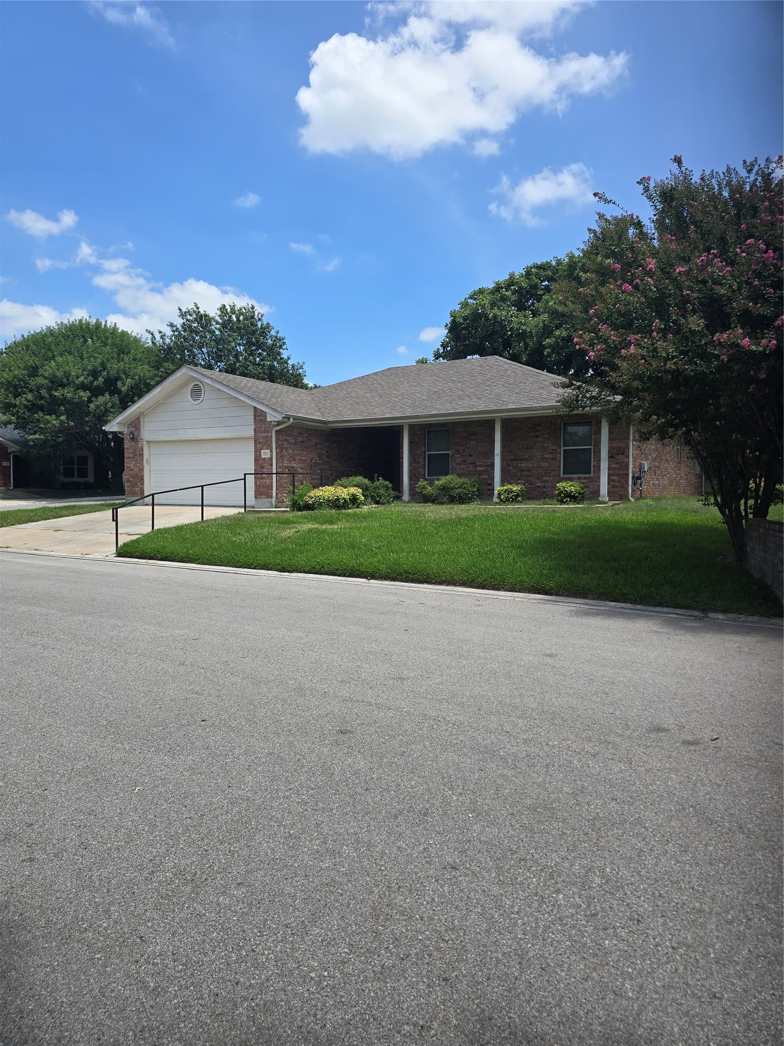 711 Beachwood