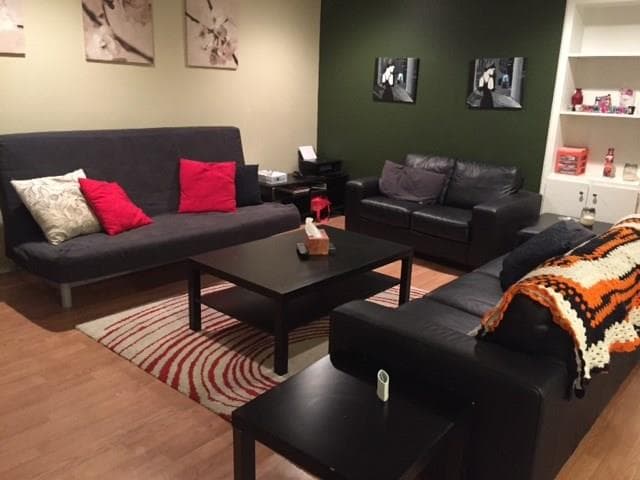2401 Leon St Apt 204
