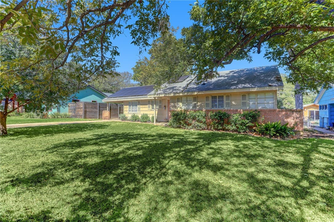 1606 Ridgemont Dr