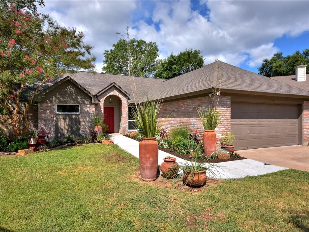 15702 Hilcroft Cv