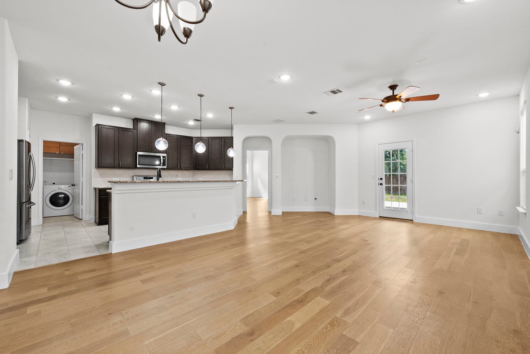 544 Ayinger Ln