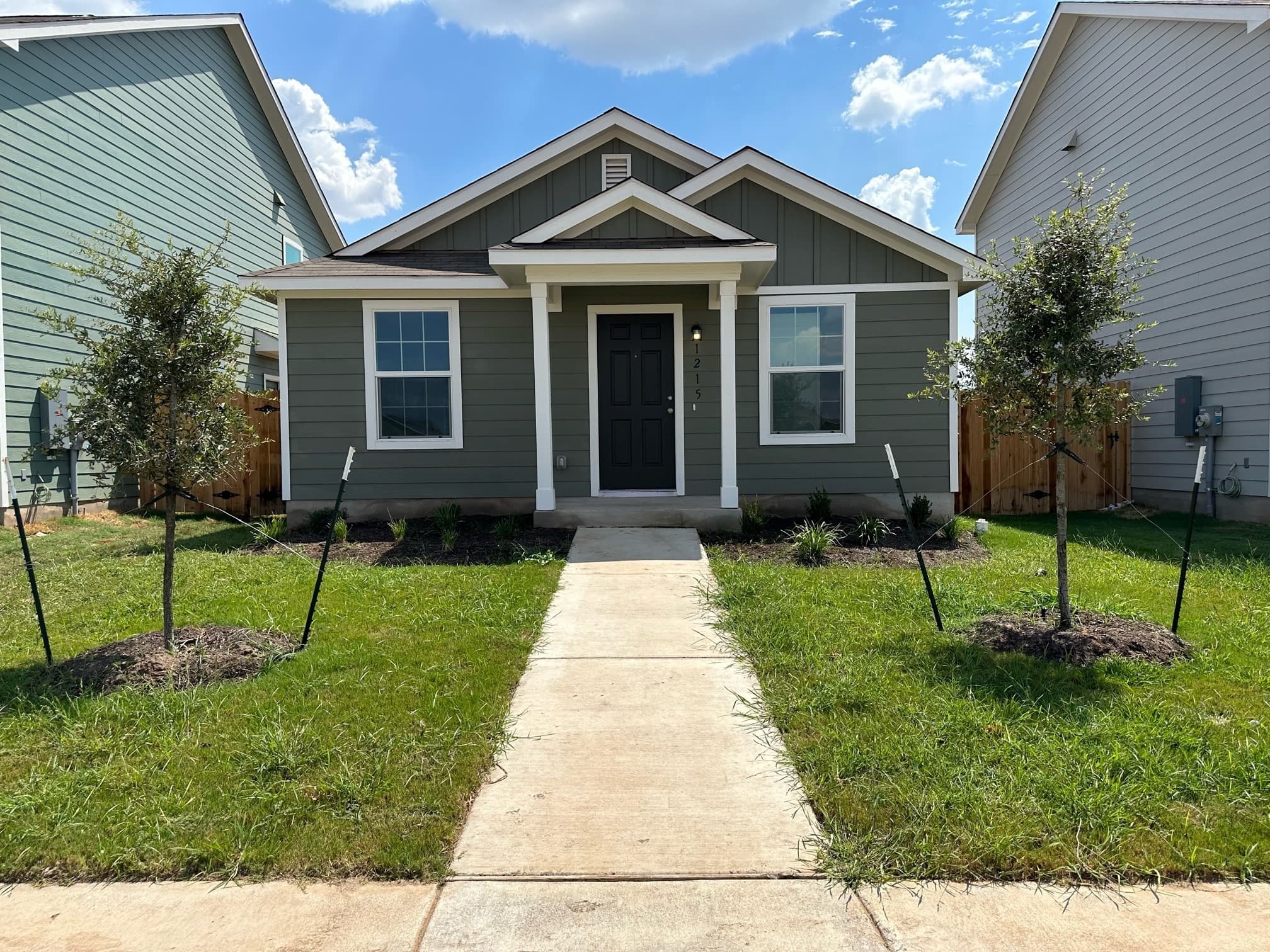 1215 Largemouth Ln