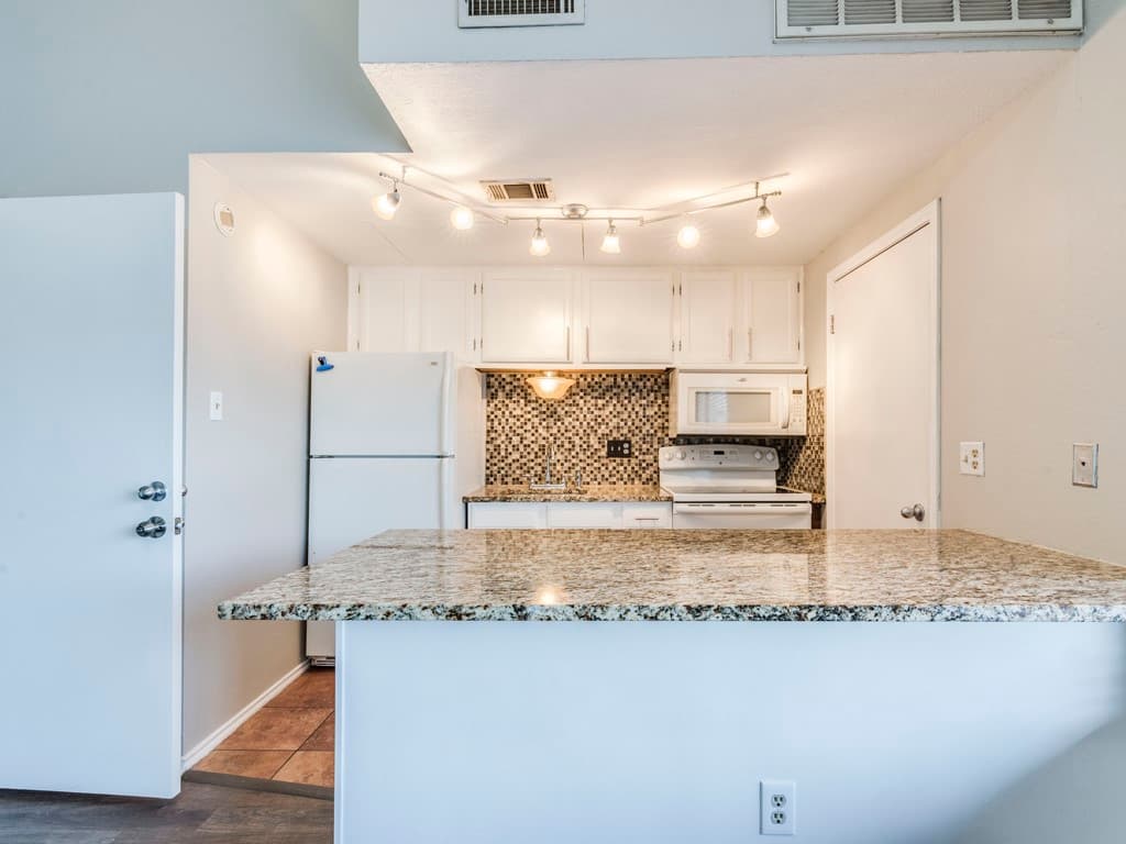 601 Nelray Blvd Apt 13