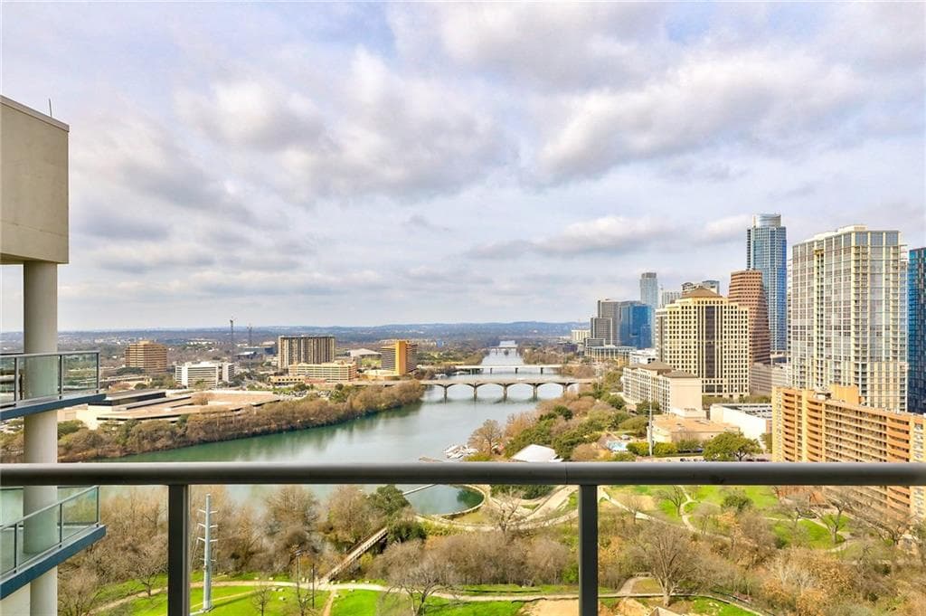 603 Davis St Apt 2202