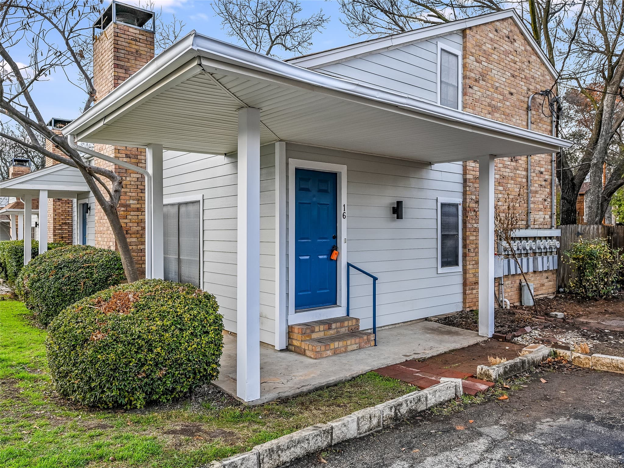5604 Woodrow Ave Apt 16