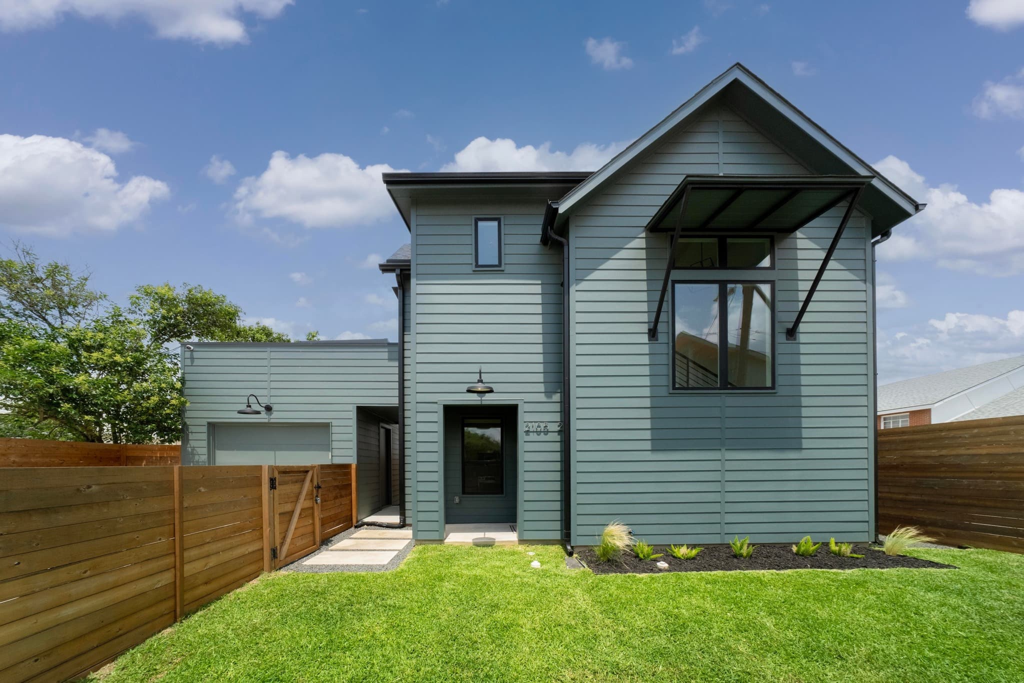 2105 Sl Davis Ave