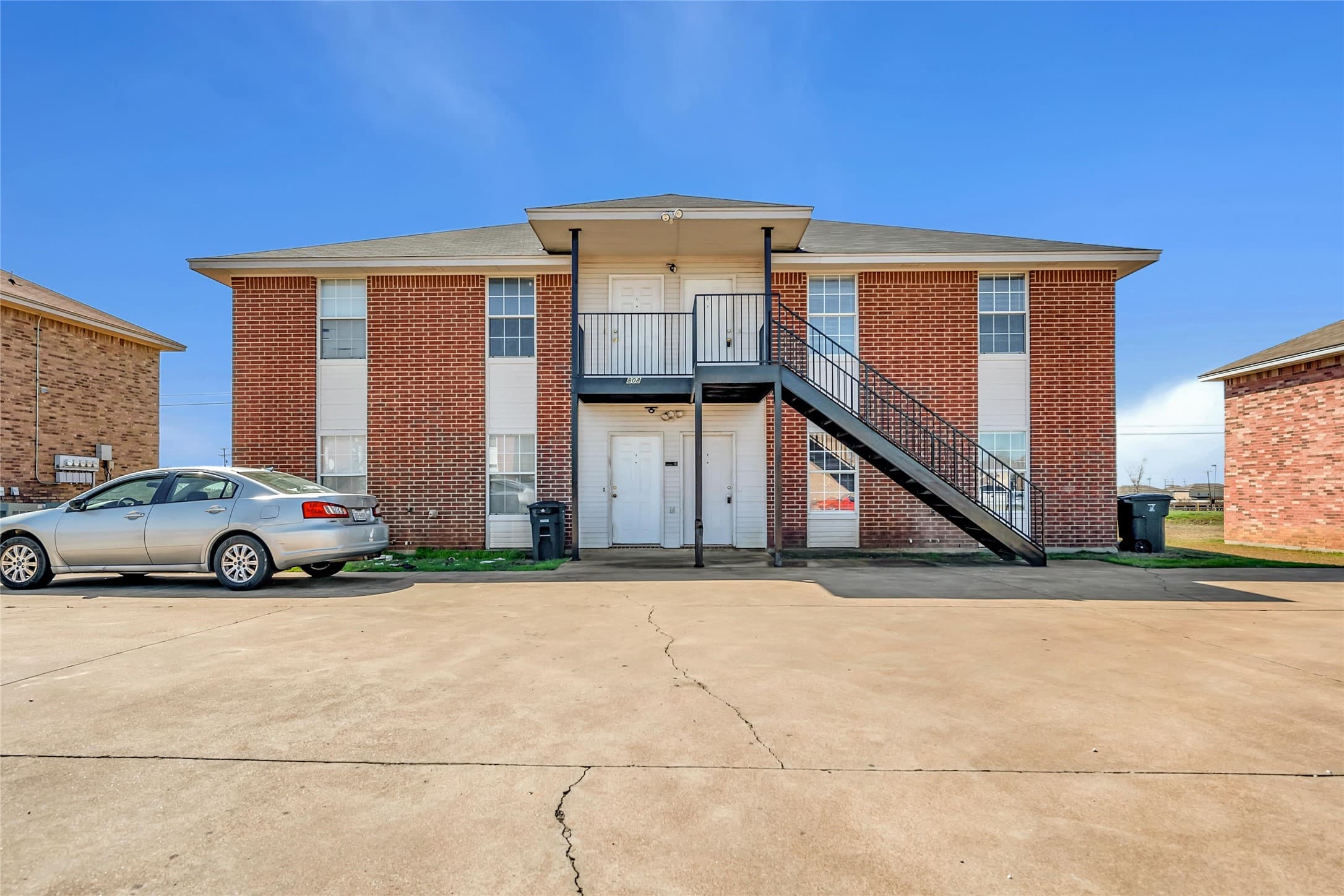 5808 Greengate Dr