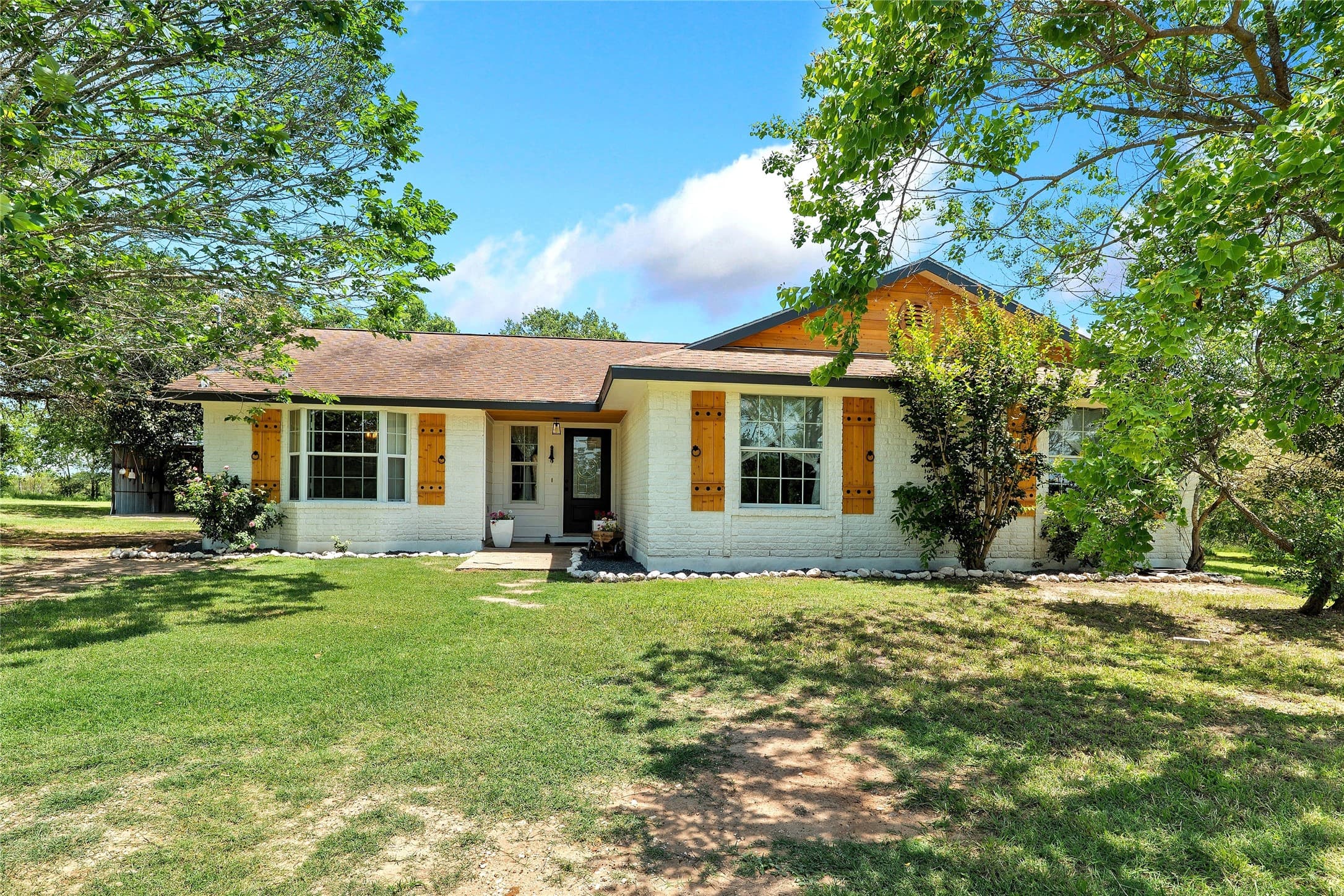372 Hidden Oaks Dr