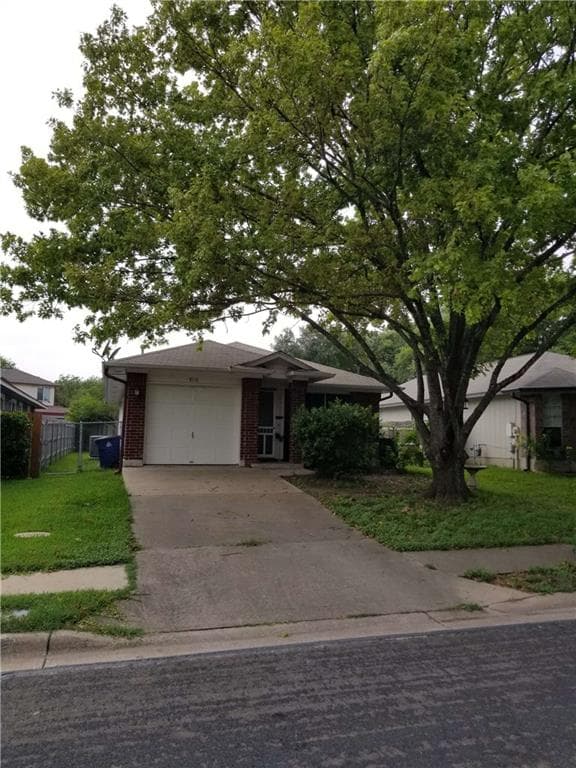 8116 Huddleston Ln