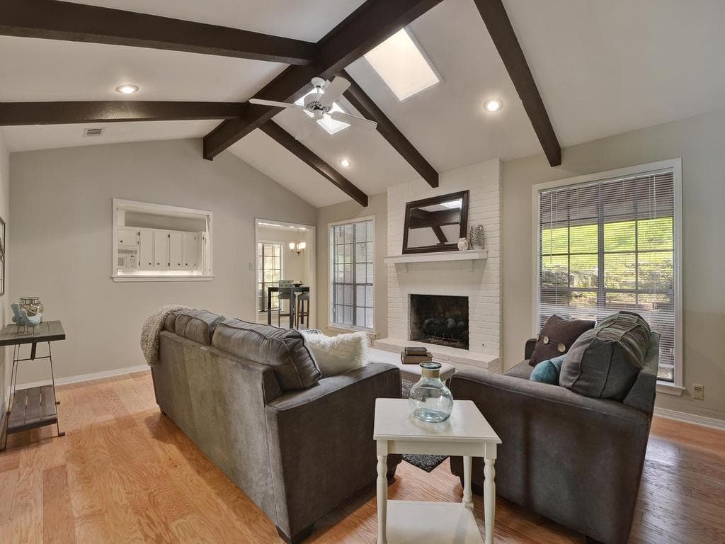 5809 Highland Pass