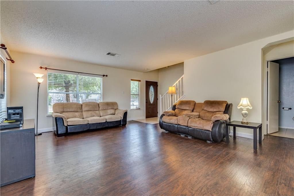 1702 Treeline Dr