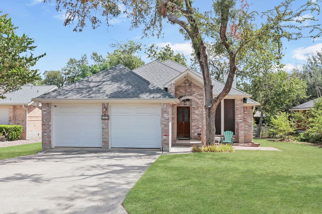 304 Woodstone Dr