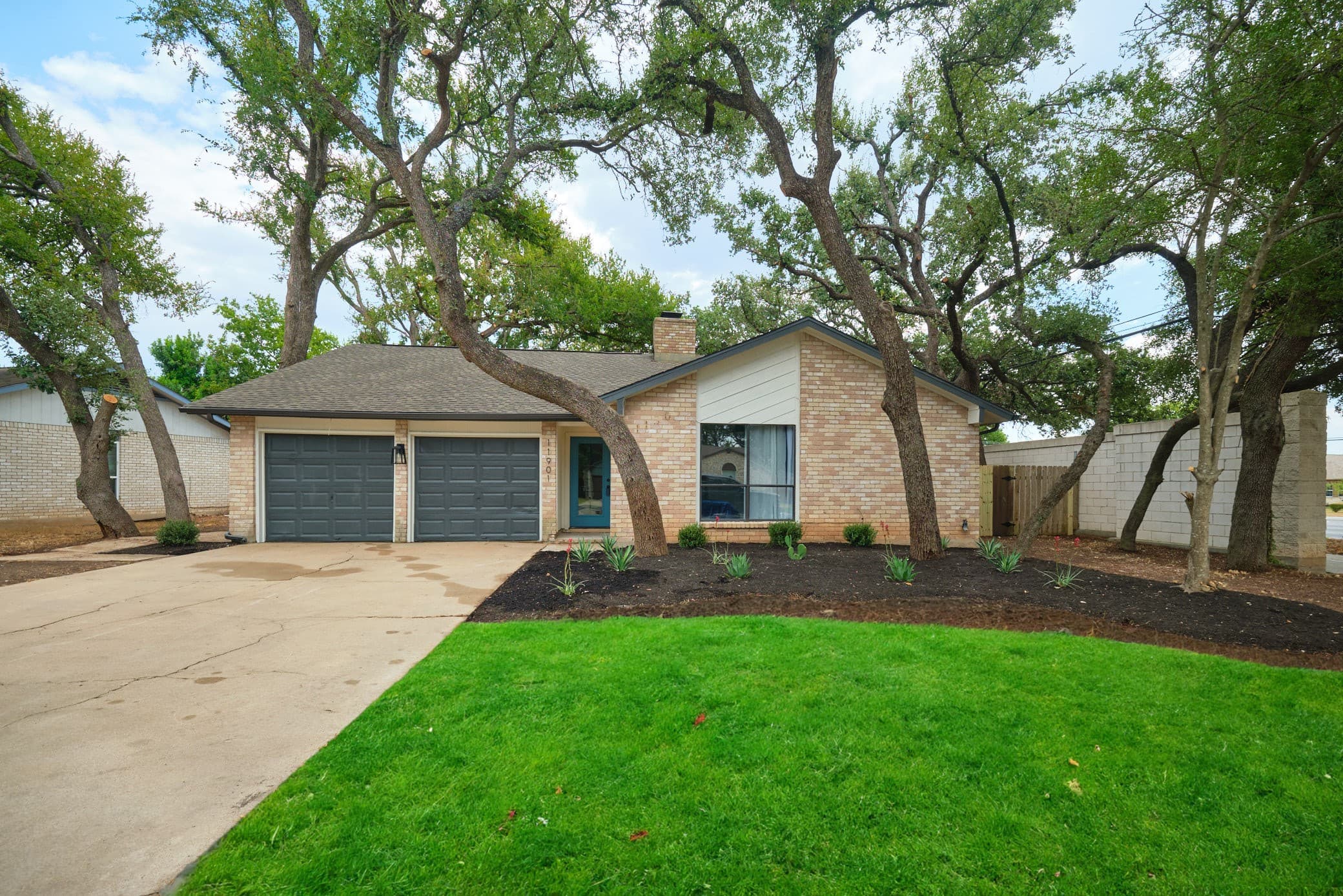 11901 Swan Dr