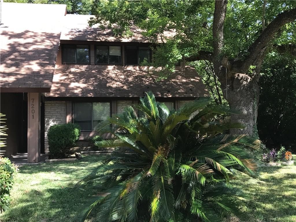 7201 Crystalbrook Dr